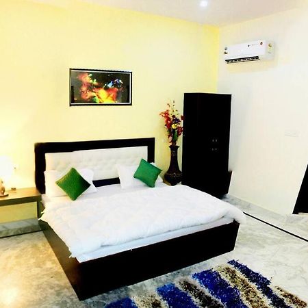 Taj Castle A Boutique Homestay Агра Екстер'єр фото