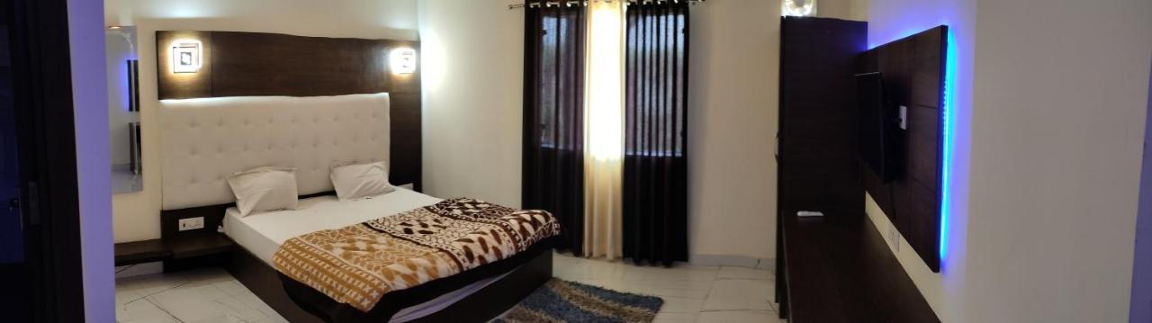 Taj Castle A Boutique Homestay Агра Екстер'єр фото