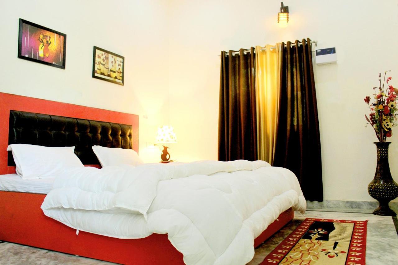 Taj Castle A Boutique Homestay Агра Екстер'єр фото