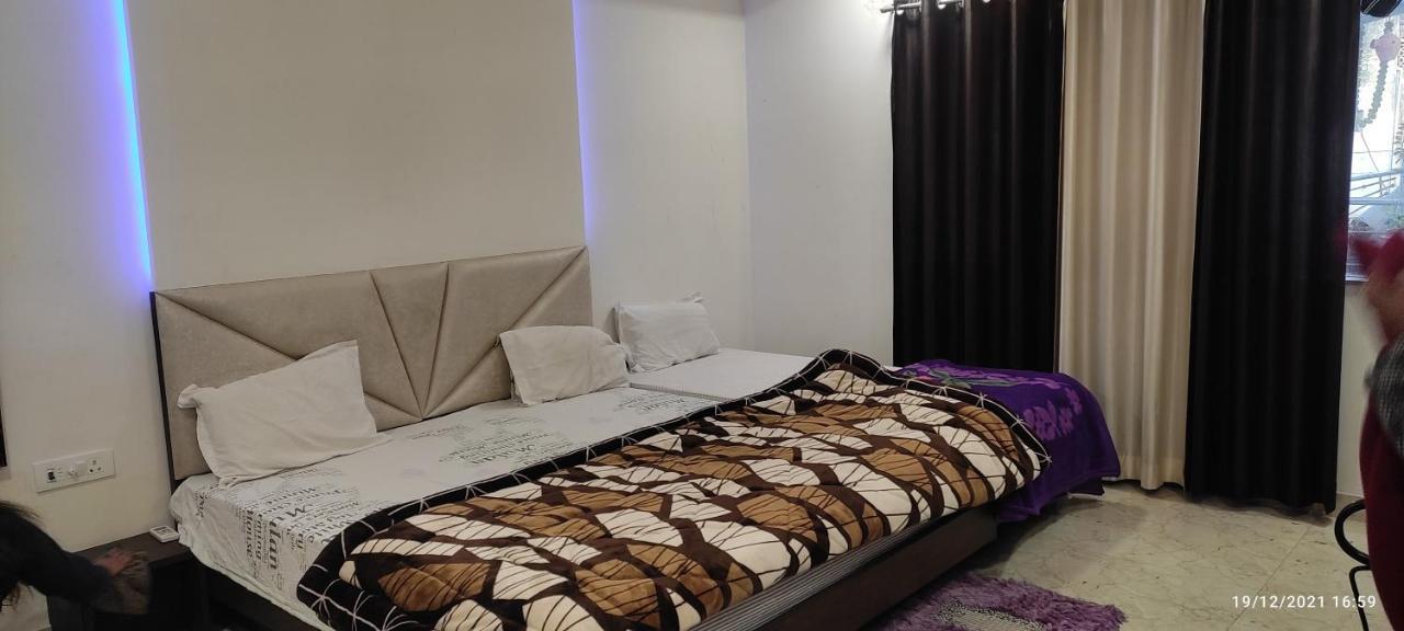 Taj Castle A Boutique Homestay Агра Екстер'єр фото