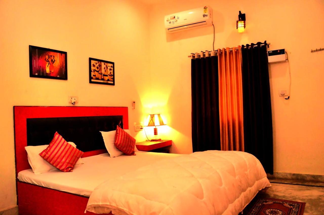 Taj Castle A Boutique Homestay Агра Екстер'єр фото